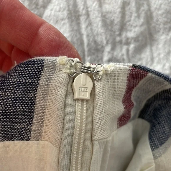 Forever 21 Women's Stripped Side Zip Miniskirt - Picture 4 of 8